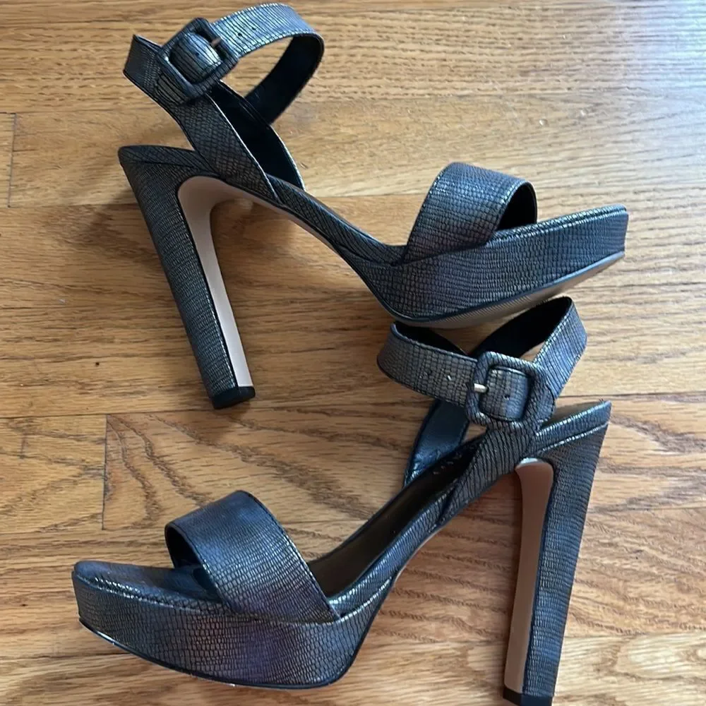 Madden Girl Ankle Rollo Platform Stiletto 5” Golden Metallic/ Black Heels-9.5